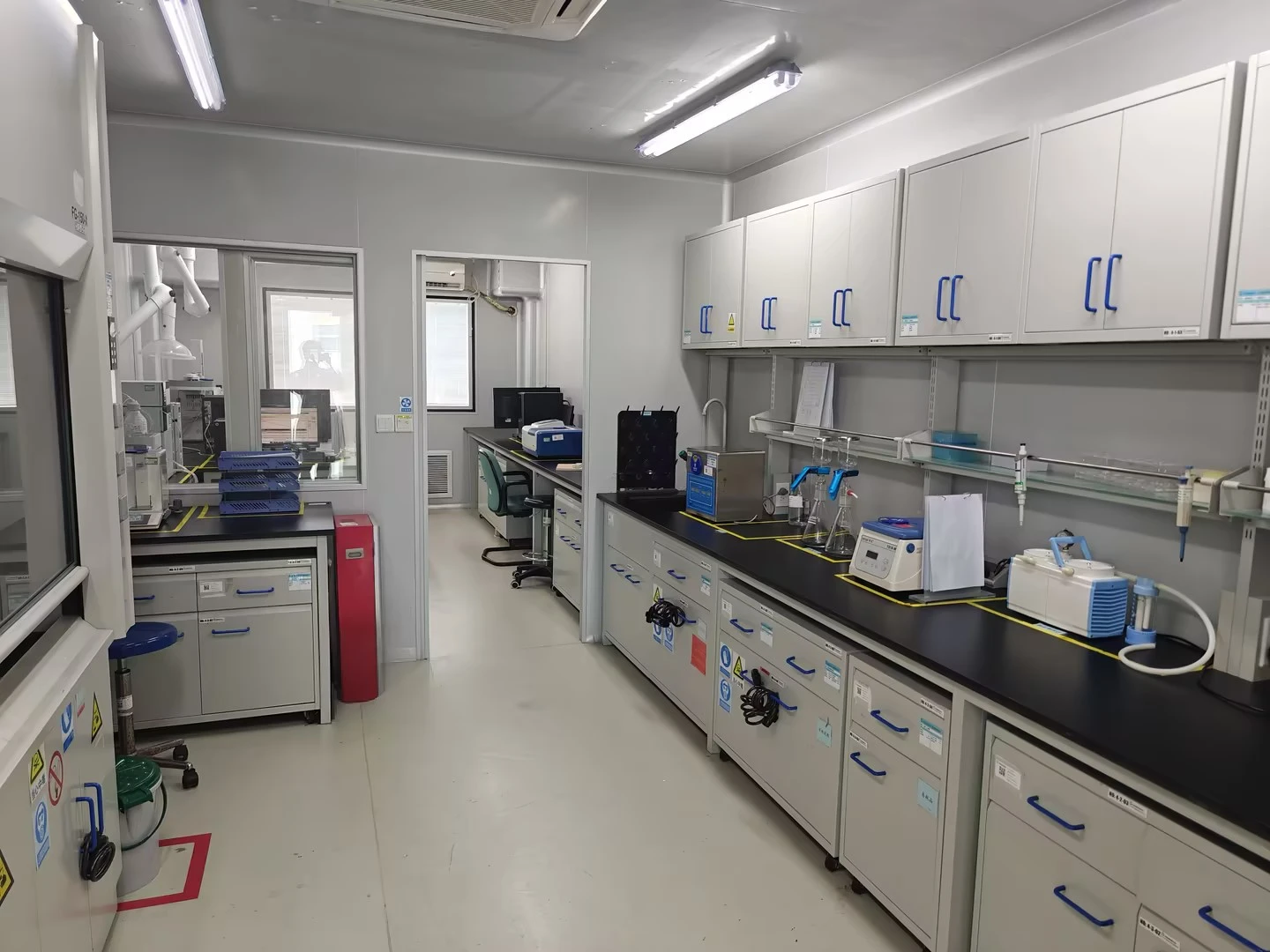 Cenkon cleanroom and laboratory